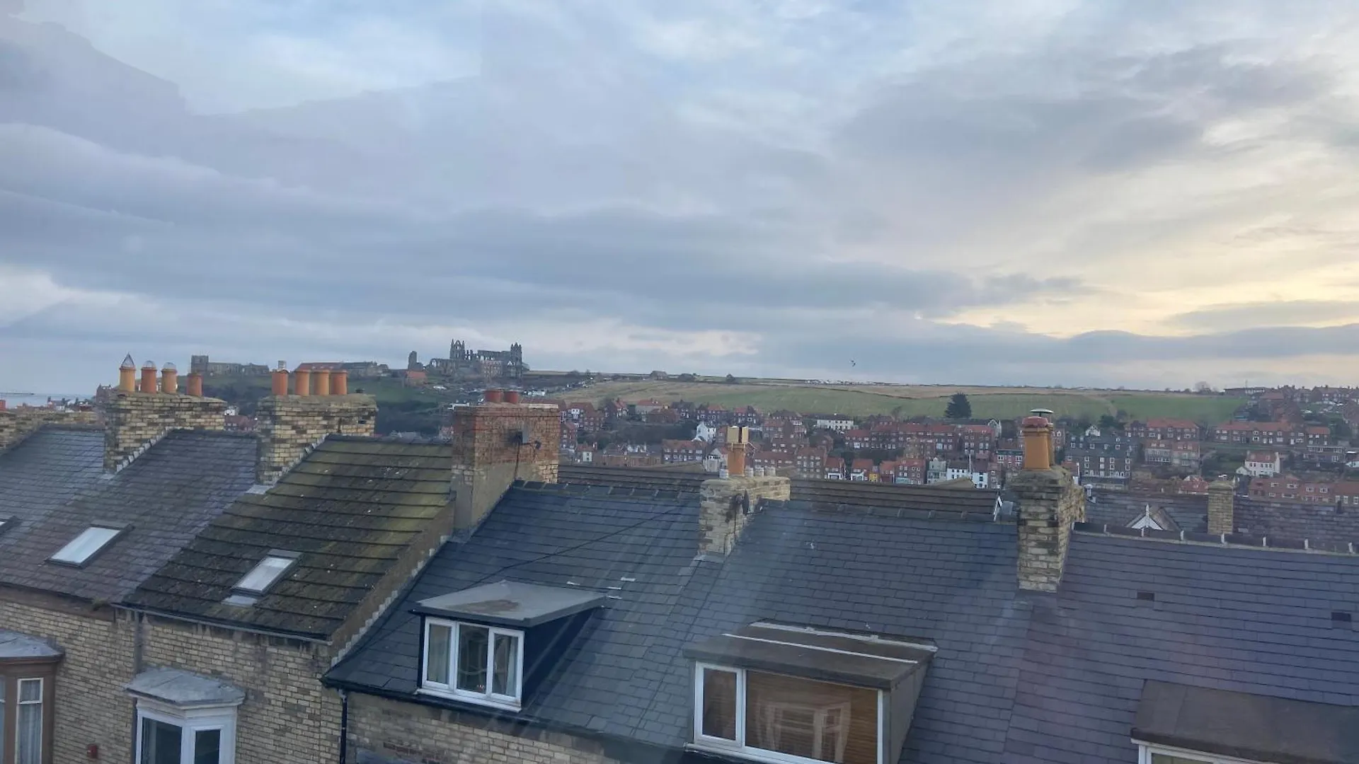 County Loft Penthouse Apartment Whitby
